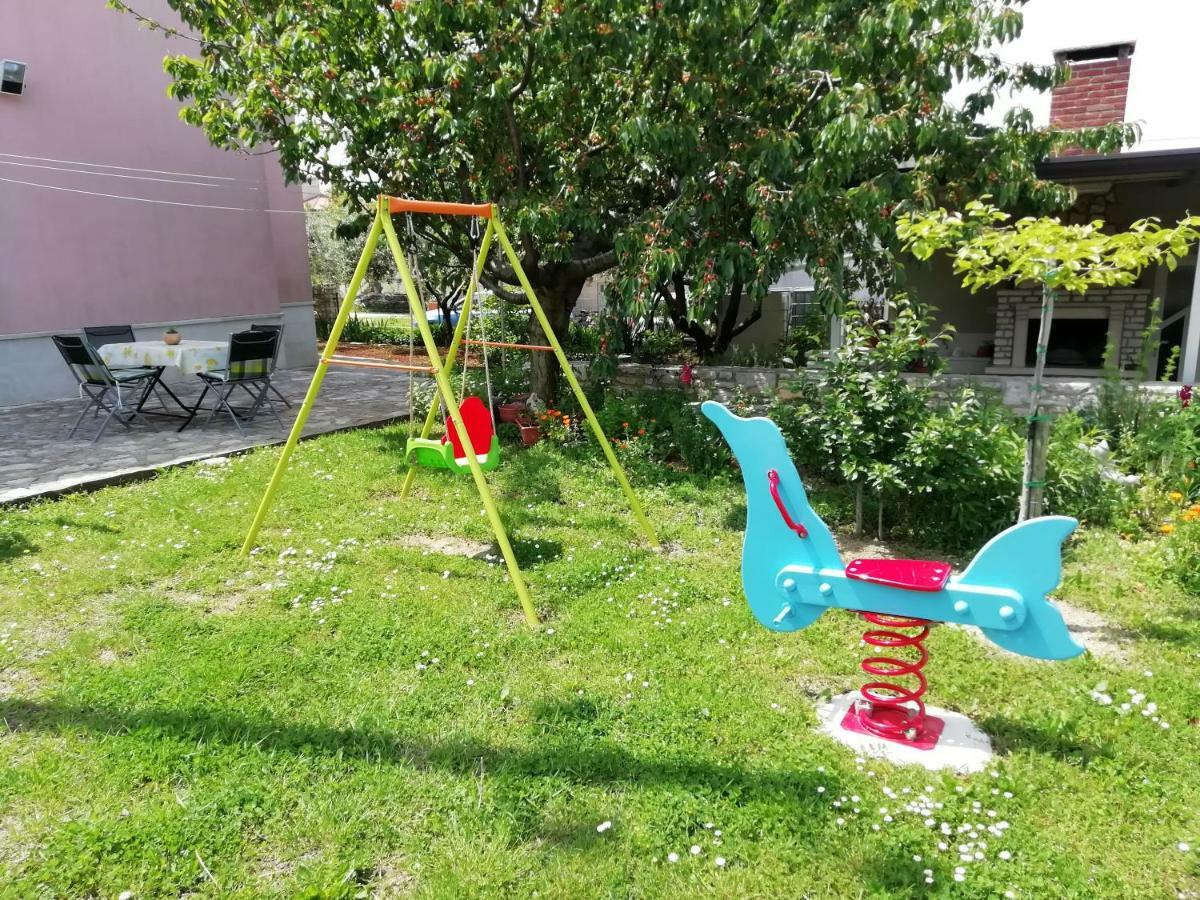 Apartmani Vesna Buje Εξωτερικό φωτογραφία