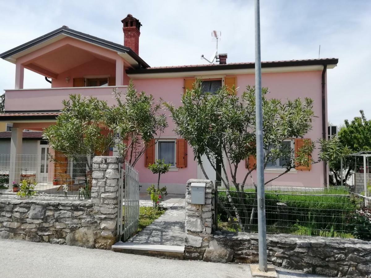 Apartmani Vesna Buje Εξωτερικό φωτογραφία